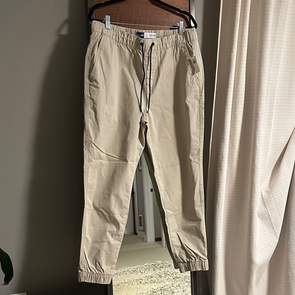 NWT Old Navy built-in flex modern joggers